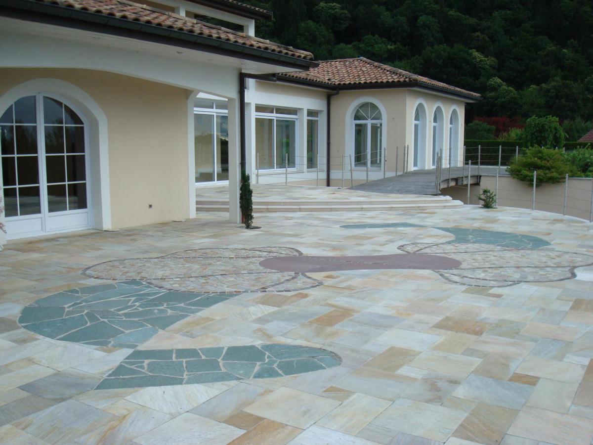 Terrasse En Pierre Naturelle Type Dallage Pavage à Annemasse